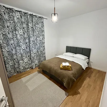 Romanescu Park Appartement *